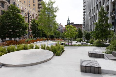 Norra stationsparken Hagastaden juli 2022.jpg