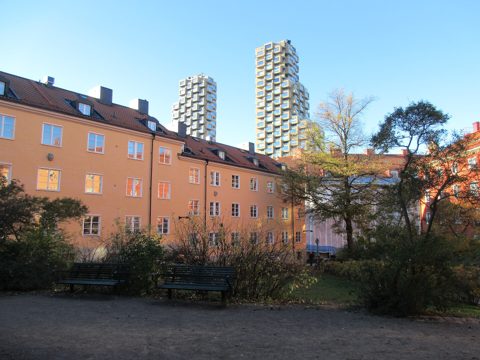 Norra tornen, vy från Hedemoratäppan, oktober 2022b.jpg