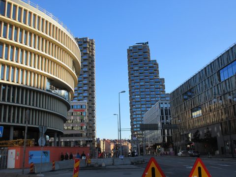 Norra tornen och kvarteret Forskaren, Solnavägen 6, Hagastaden, oktober 2022b.jpg