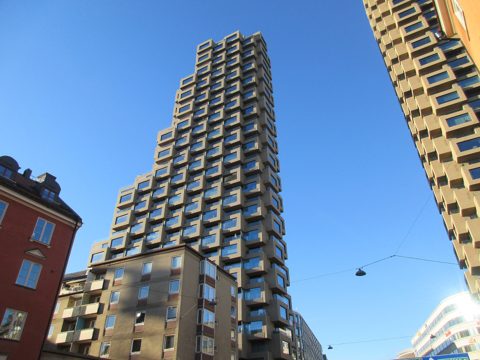 Norra tornen, Brf Helix (västra tornet), vy från Torsgatan, oktober 2022.jpg