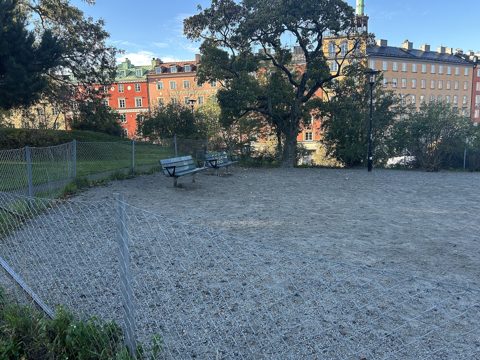 Vasaparkens hundrastgård 06.jpg