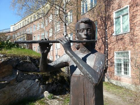 Flöjtspelerska - Thomas Qvarsebo, 2.jpg