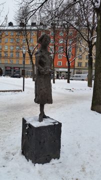 Elin Wägner håller tal - Siri Derkert 01.jpg