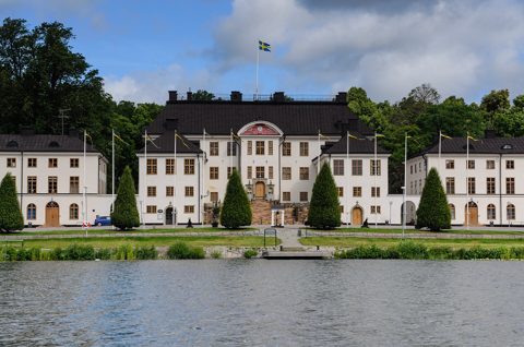 Karlbergs slott July 2015.jpg