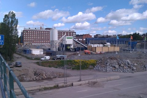 Byggnation vid Karolinska Sjukhuset 17 maj 2011, sett från Solnabron - panoramio.jpg