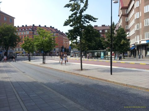 Busshållplatser vid St Eriksplan T-banestation, korsningen Torsgatan Odengatan, Vasastan, Stockholm - panoramio.jpg