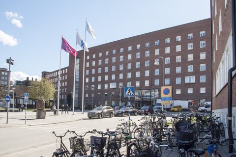 Karolinska Solna, huvudentré 01.jpg