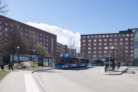 Karolinska Solna, entré 01.jpg