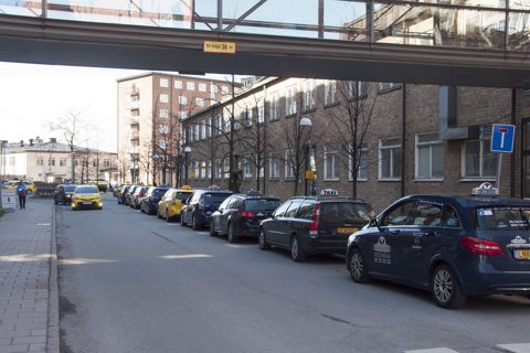 Karolinska Solna, taxikö.jpg